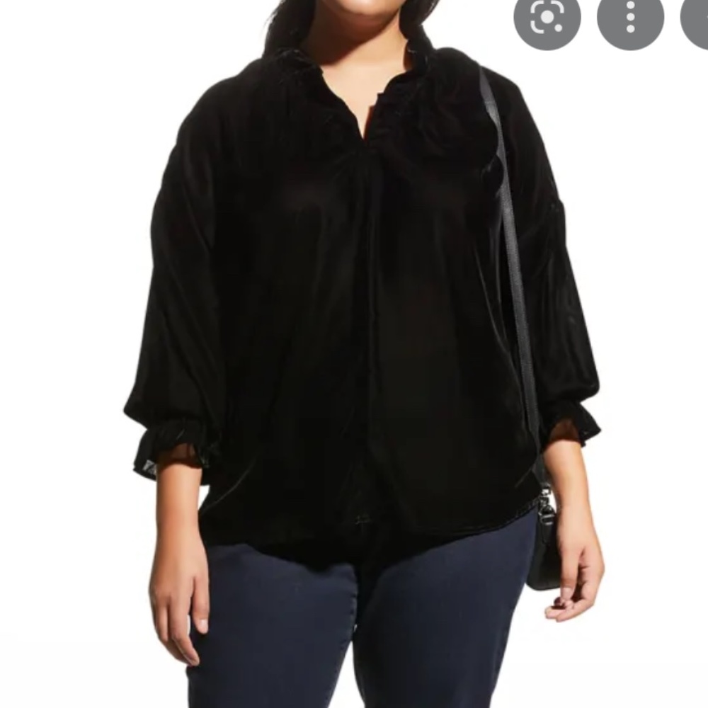 Finley- Crosby Whisper Velvet Popover Top - Picture 2 of 9